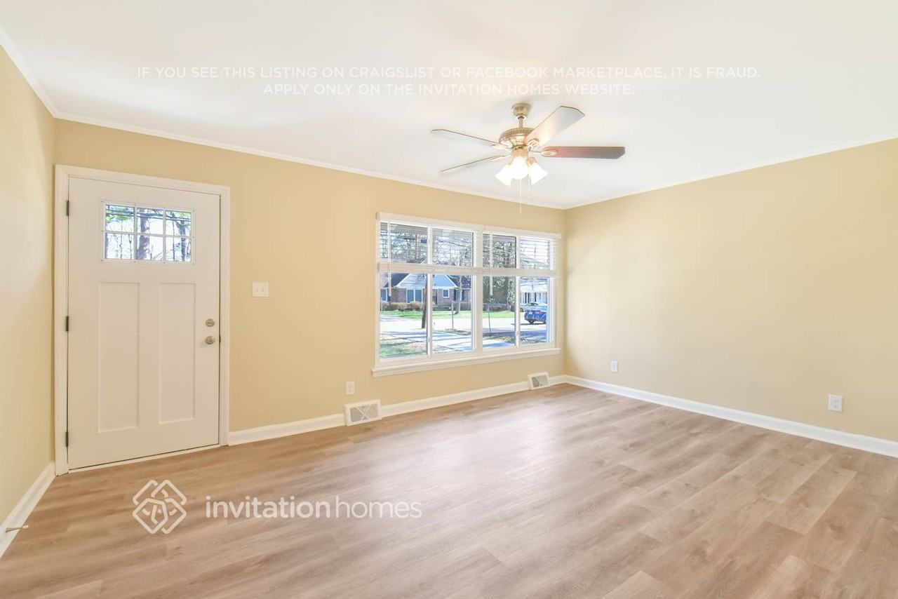 1300 Shannonhouse Dr - Photo 3 of 21