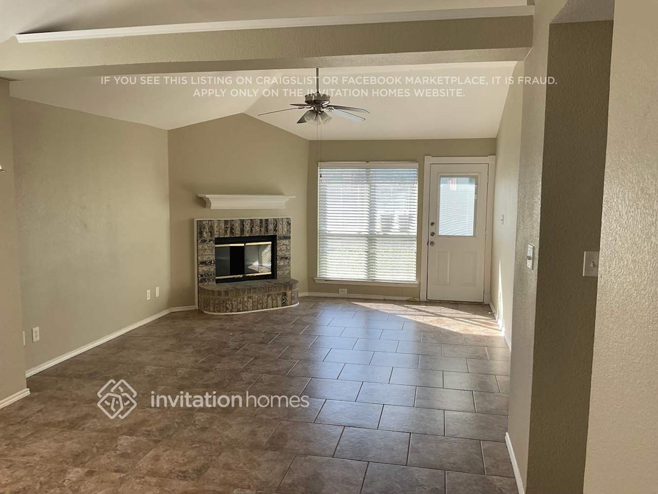 1828 Cedar Tree Dr - Photo 2 of 13