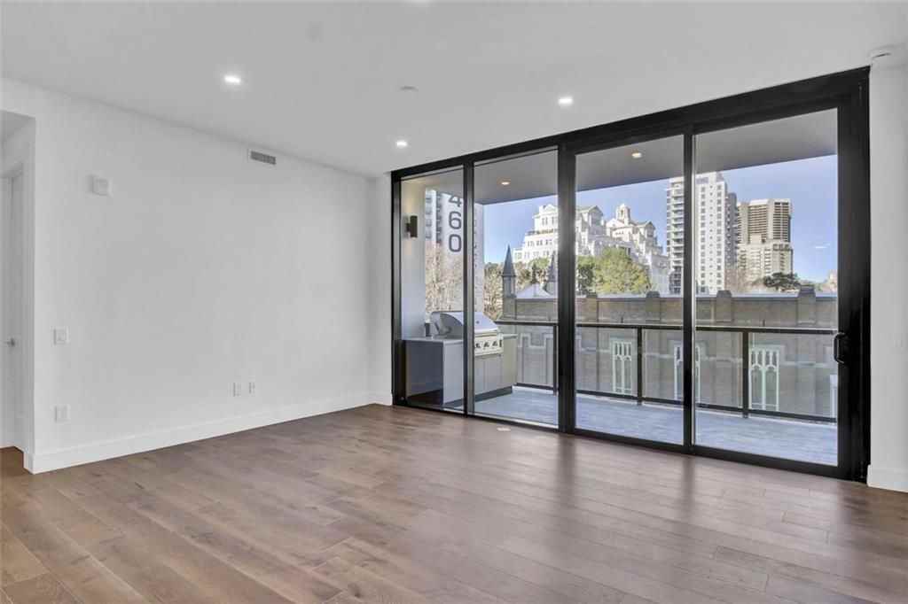 2425 Peachtree Rd Ne ##503 - Photo 3 of 25