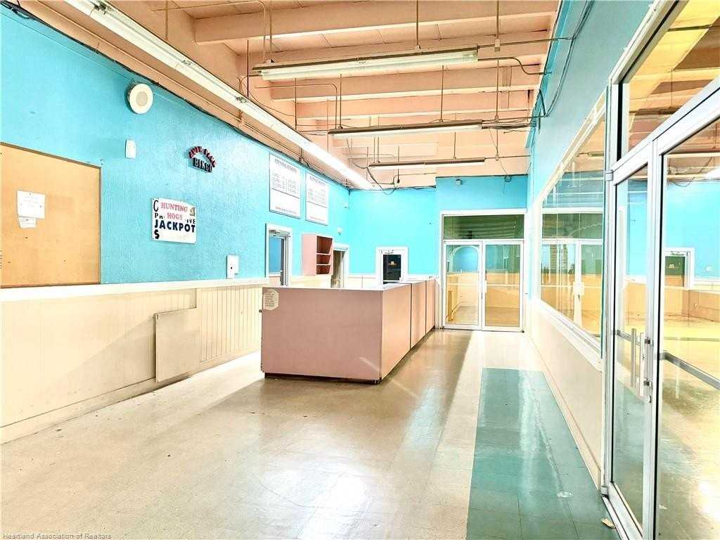 1091 W Main St - Photo 2 of 10