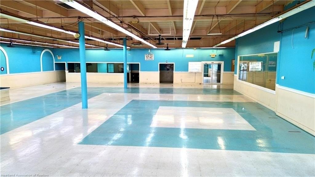 1091 W Main St - Photo 4 of 10