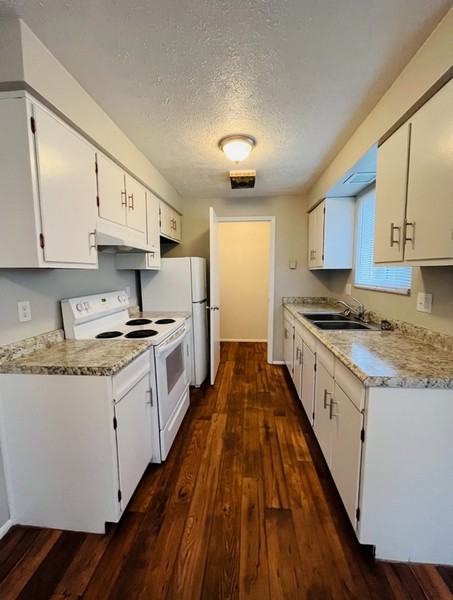 Broadmoor Apartments - Photo 2 of 14