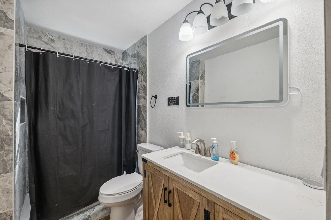 N 11th St - Photo 4 of 14