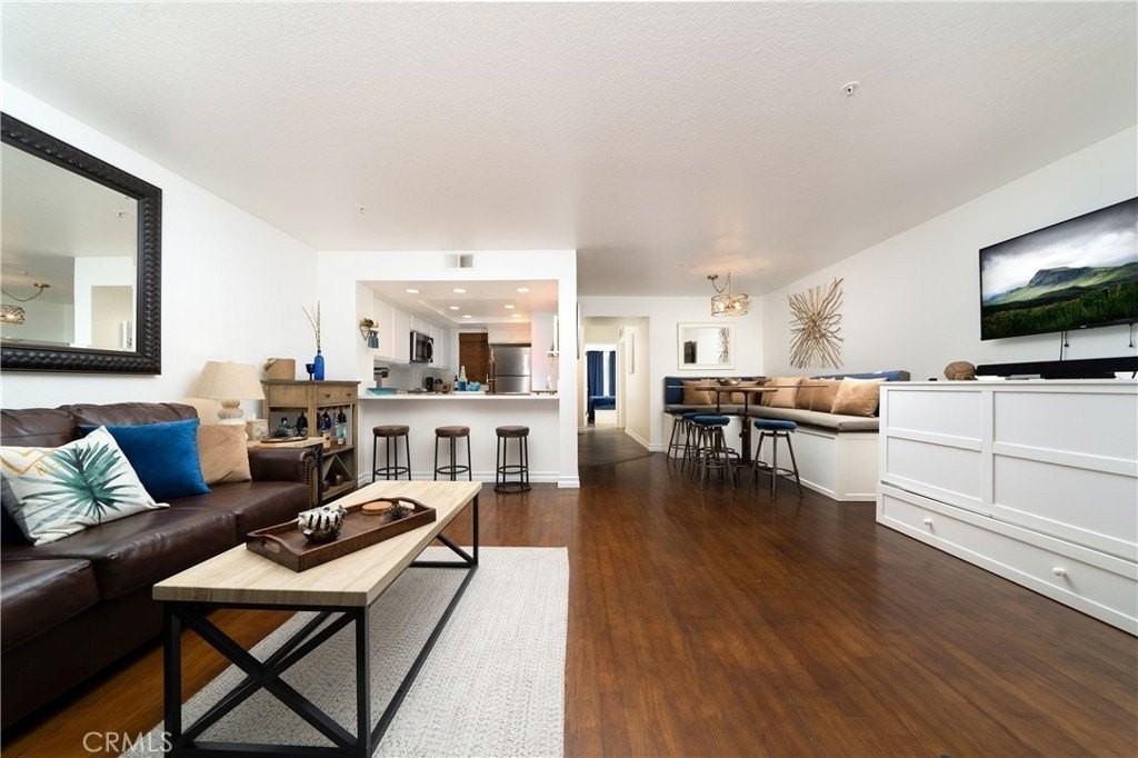 1200 Pacific Coast Hwy - Photo 7 of 27