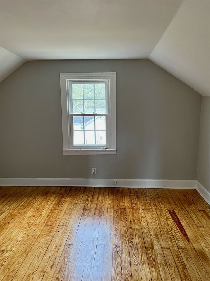 226 West Cedar Street - Photo 4 of 12