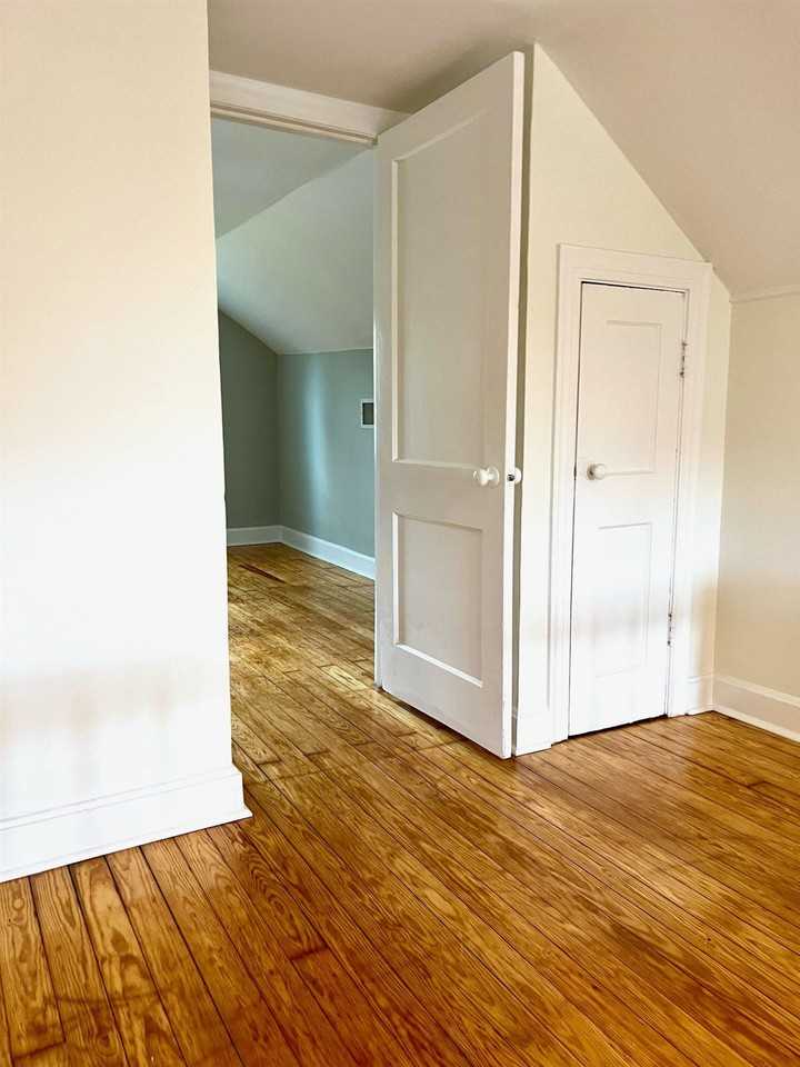 226 West Cedar Street - Photo 5 of 12