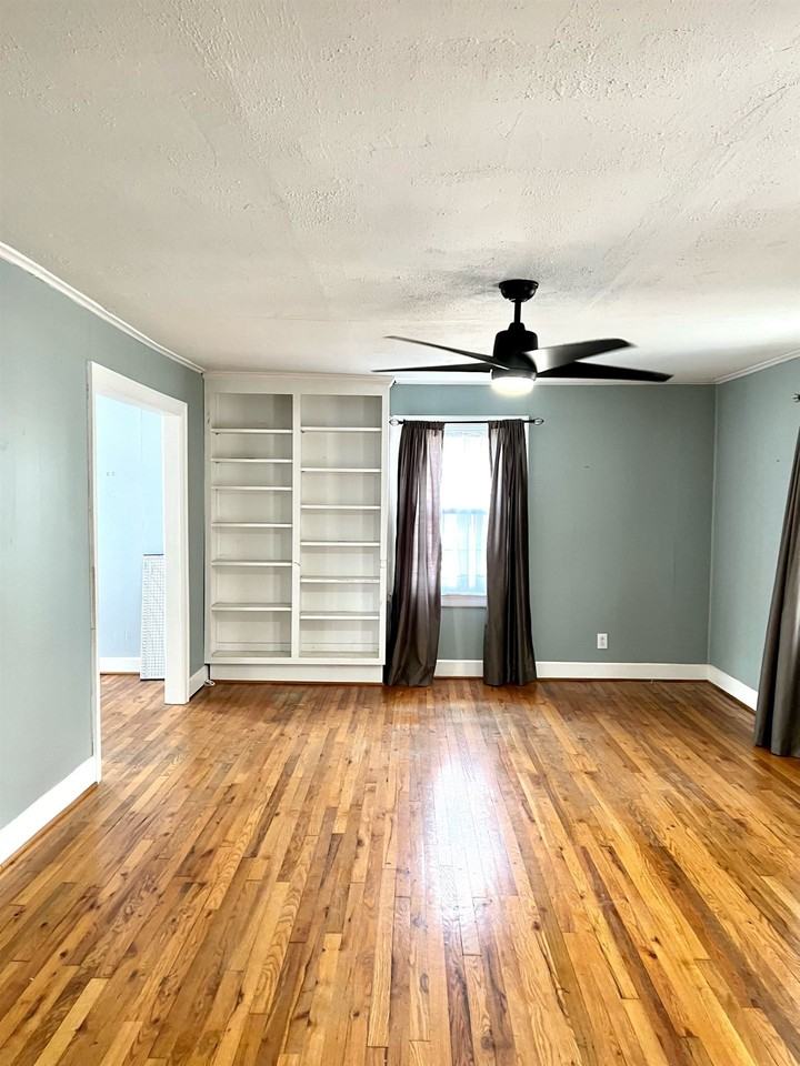 226 West Cedar Street - Photo 6 of 12