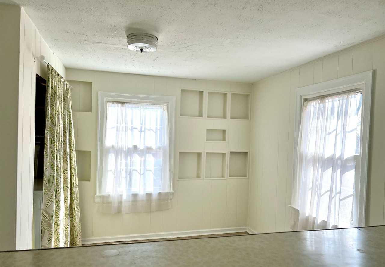 226 West Cedar Street - Photo 7 of 12