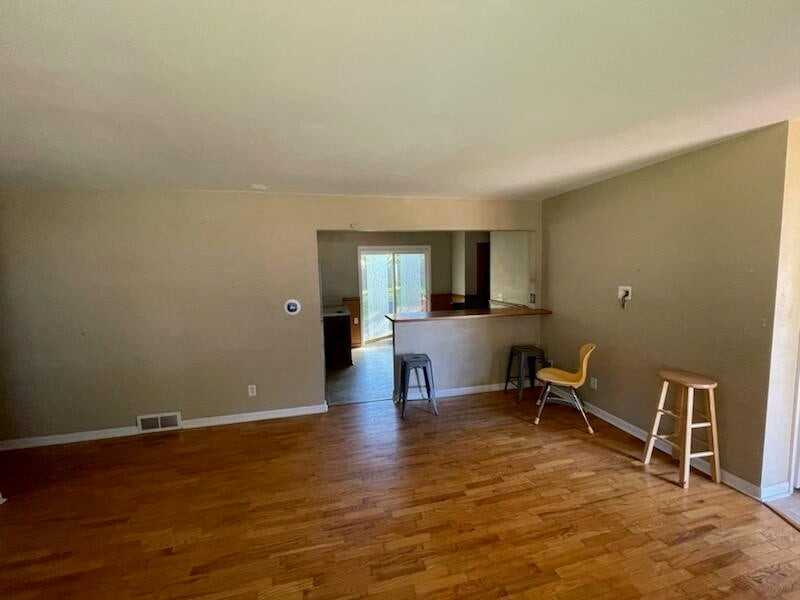 2534 Cumberland St - Photo 4 of 5