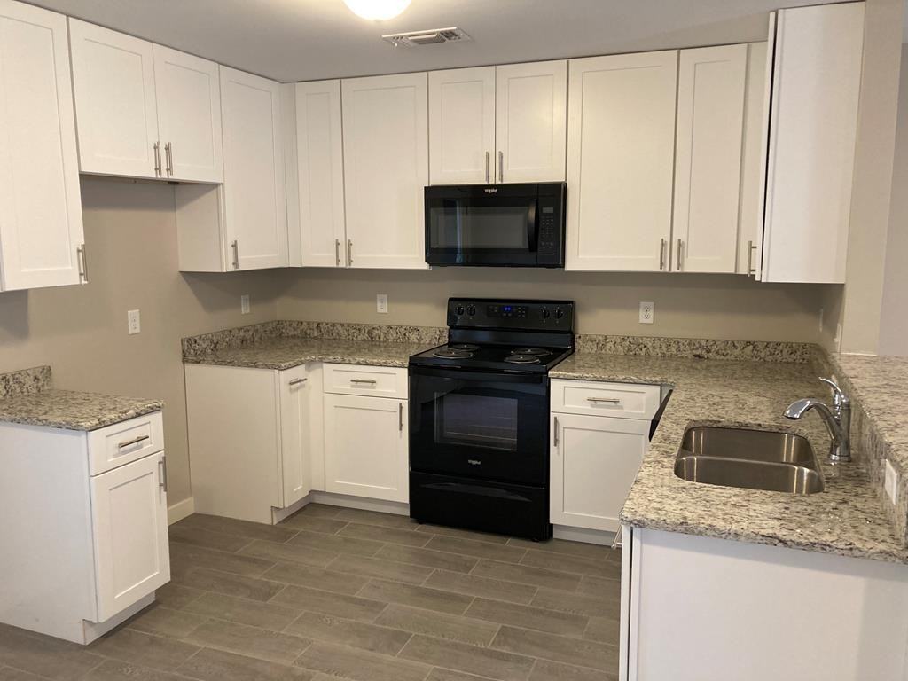 2820 Field St - Photo 2 of 7