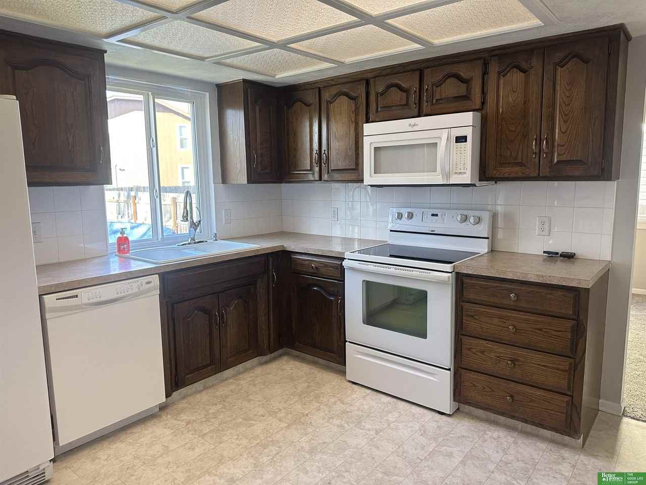 10102 S 11th St - Photo 3 of 14