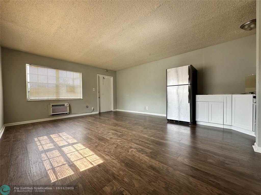 5410 Nw 18th Pl - Photo 2 of 10