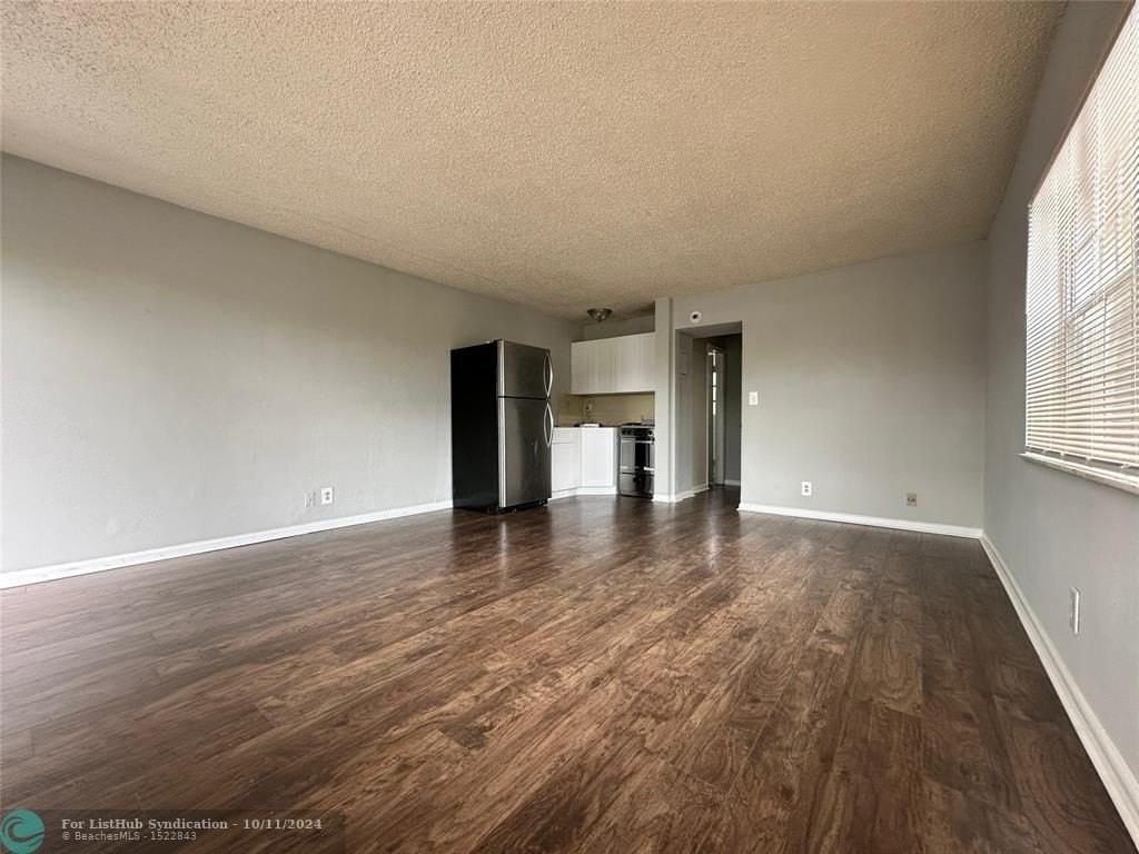 5410 Nw 18th Pl - Photo 3 of 10