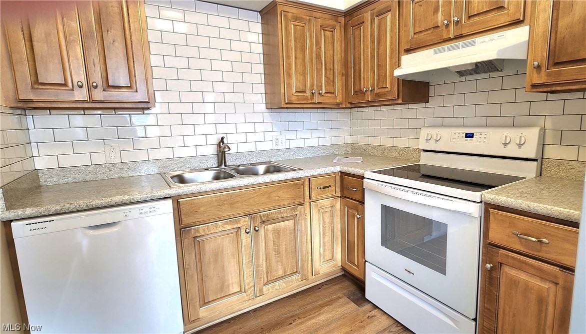 2378 Ashdale St Nw - Photo 2 of 22