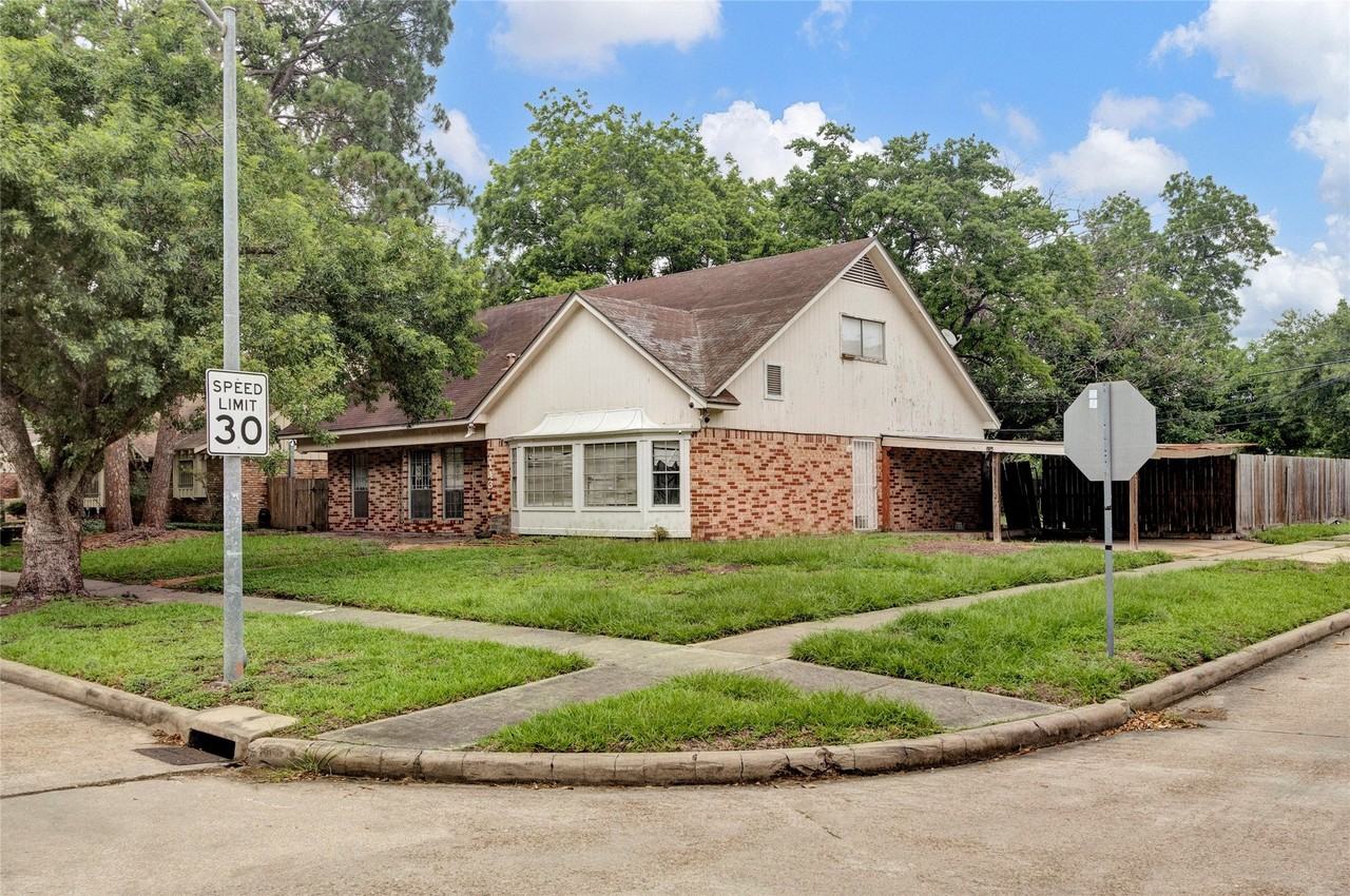 7143 Osage St - Photo 2 of 16