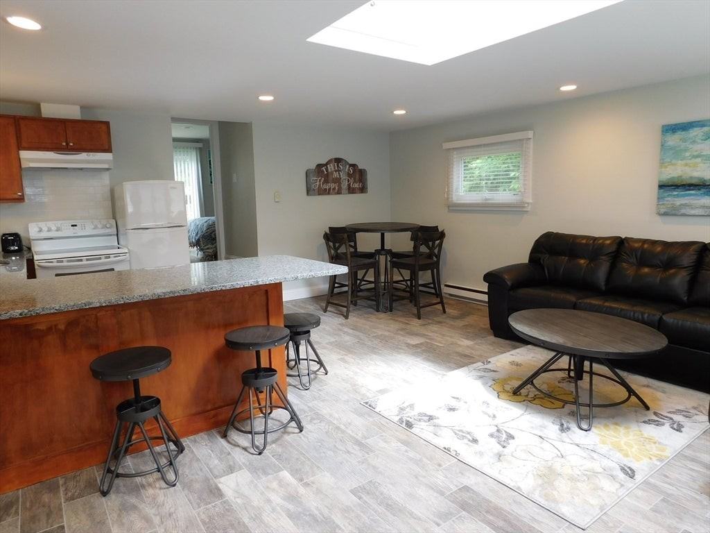 112 Thatcher Rd - Photo 2 of 6