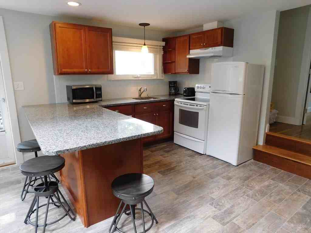 112 Thatcher Rd - Photo 4 of 6