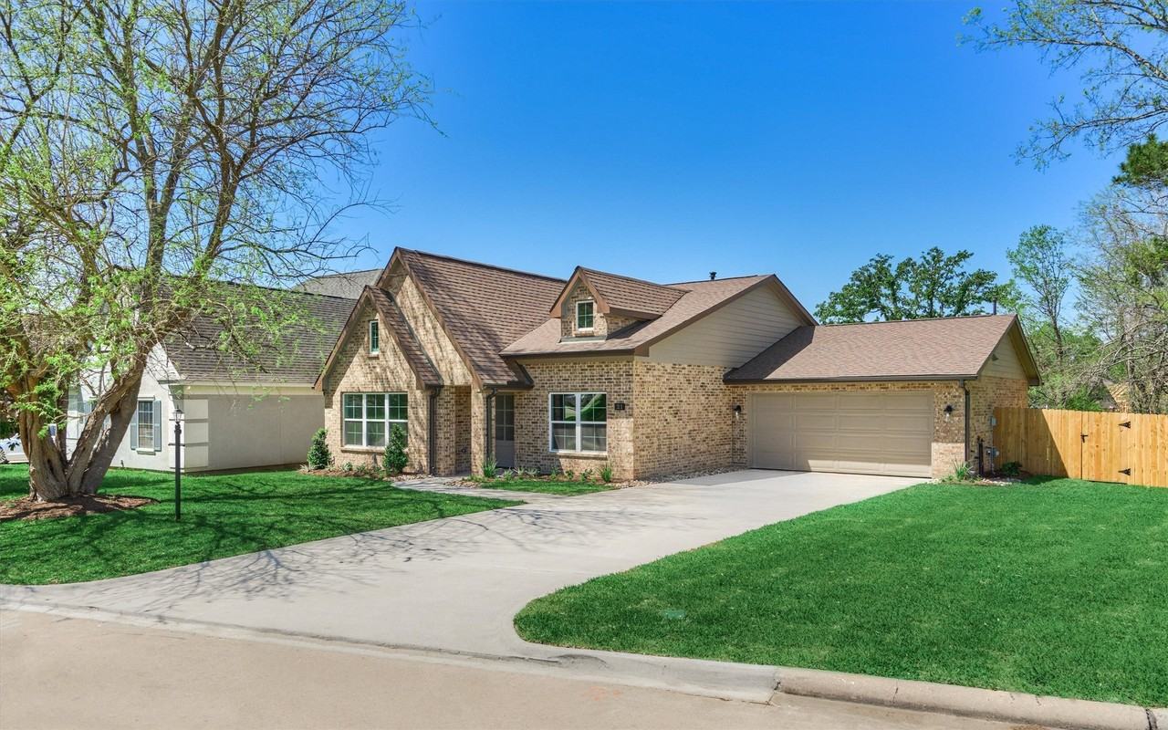 21 Newberry Ct - Photo 3 of 47