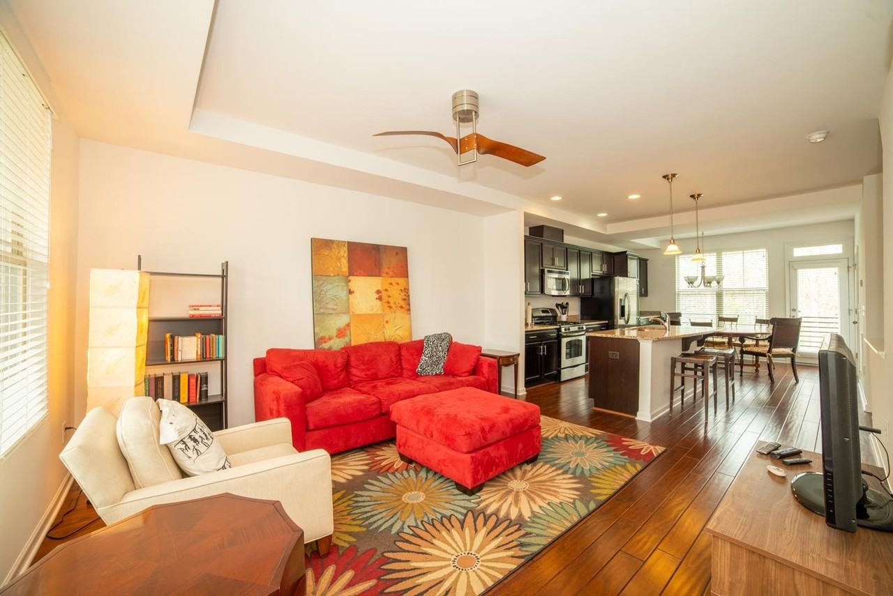 1607 Crafton Way - Photo 3 of 12