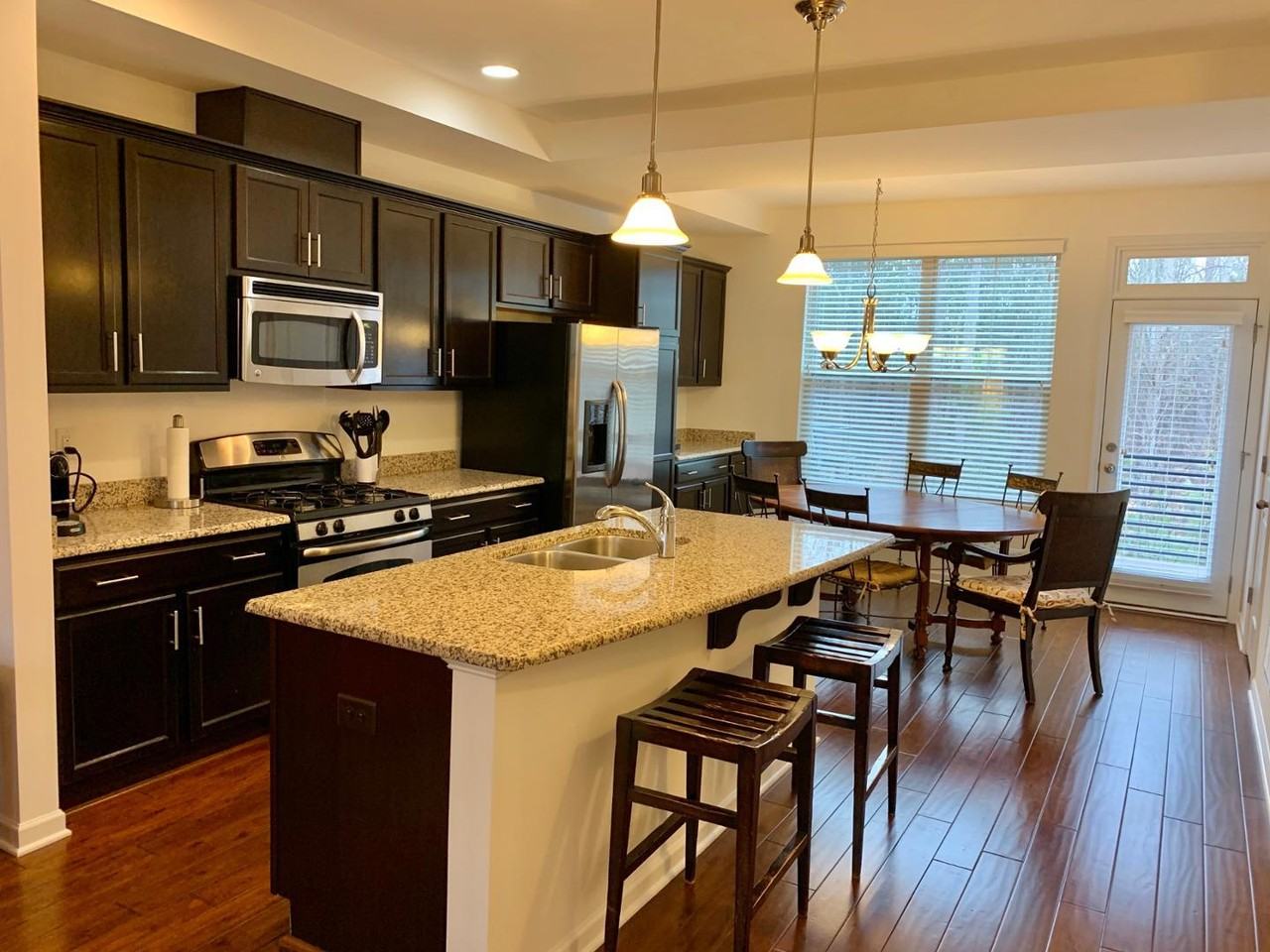 1607 Crafton Way - Photo 5 of 12