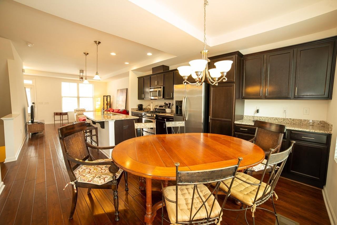 1607 Crafton Way - Photo 6 of 12