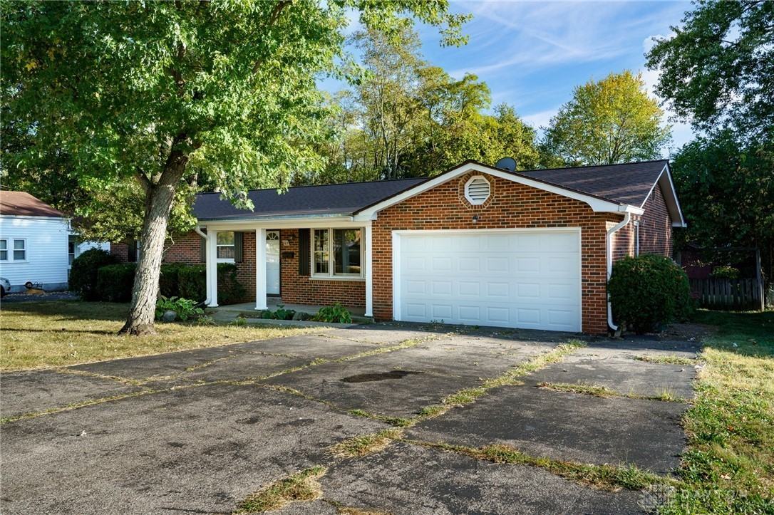 165 E North St - Photo 2 of 35