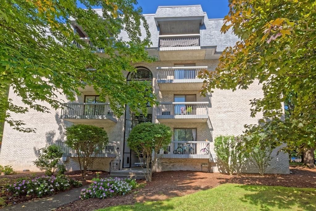 85 Commons Dr - Photo 2 of 29