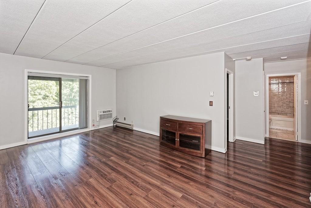 85 Commons Dr - Photo 7 of 29