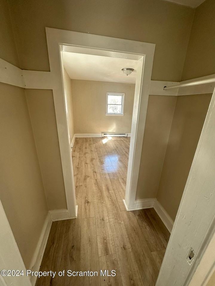 502 Oak St - Photo 2 of 13