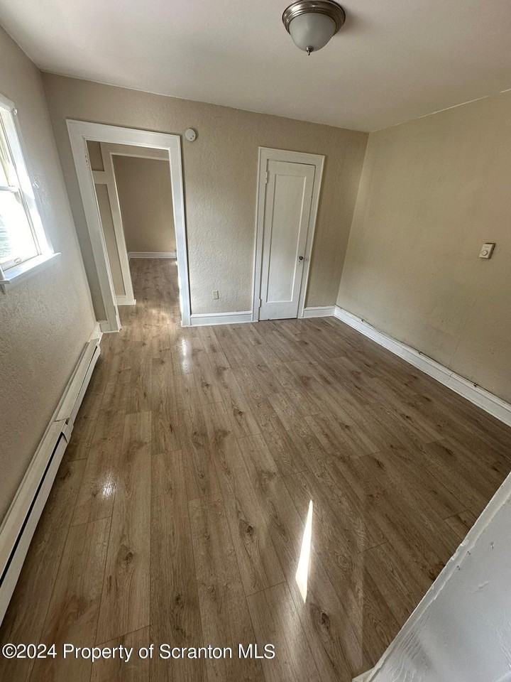 502 Oak St - Photo 3 of 13