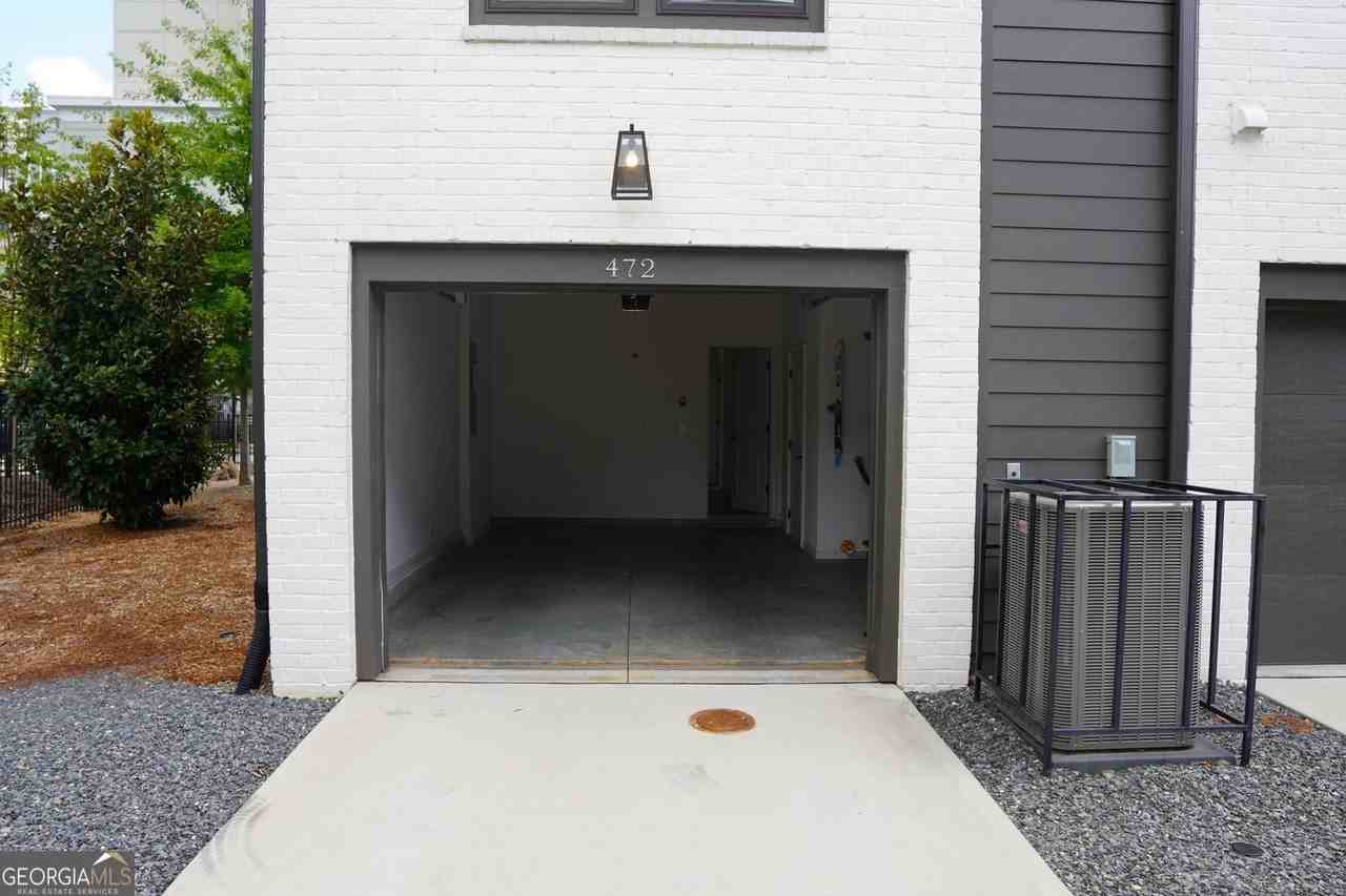 472 Latta St Ne - Photo 2 of 21