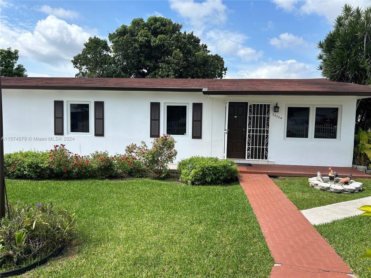 30724 Sw 154th Ct - Photo 2 of 9