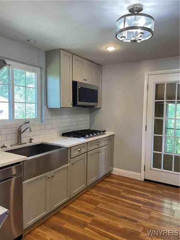 112 Hartford Rd - Photo 3 of 23