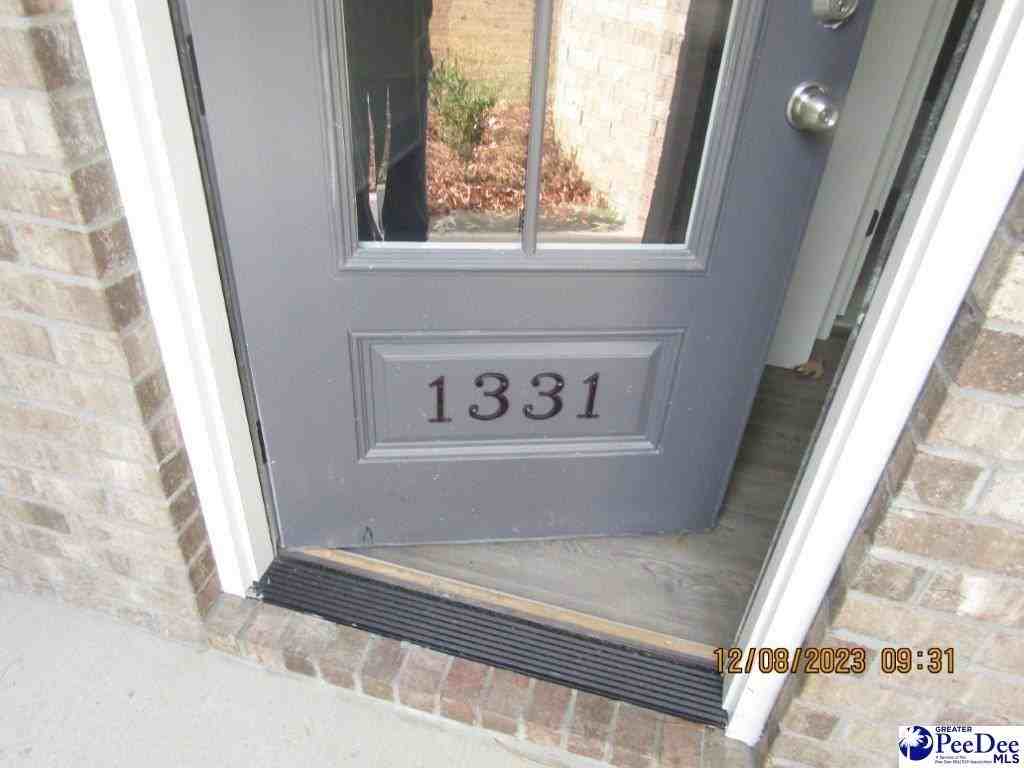 1331 Fairlane Dr - Photo 2 of 26