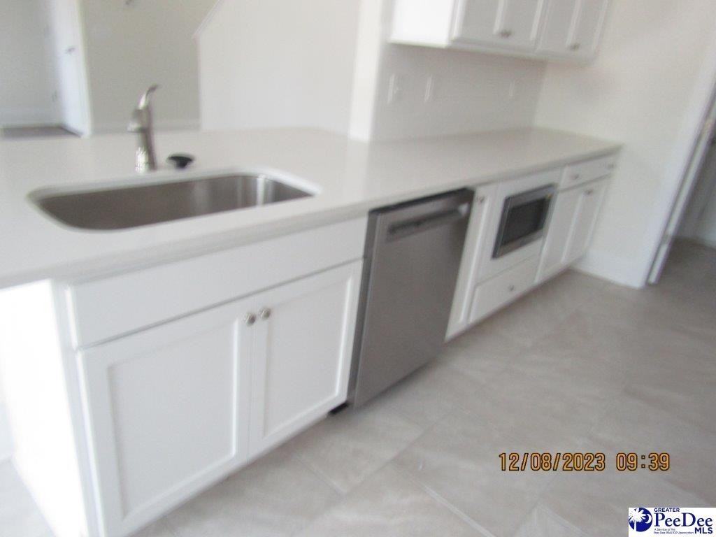 1331 Fairlane Dr - Photo 7 of 26