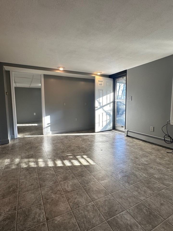 316 Essex St Unit 1g - Photo 3 of 10