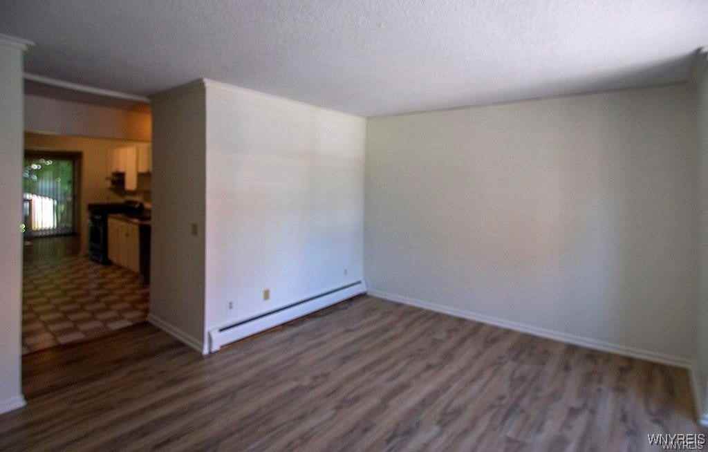 337 Connecticut St - Photo 3 of 22