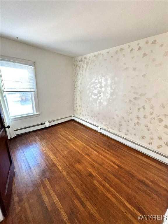 418 Skillen St - Photo 3 of 9