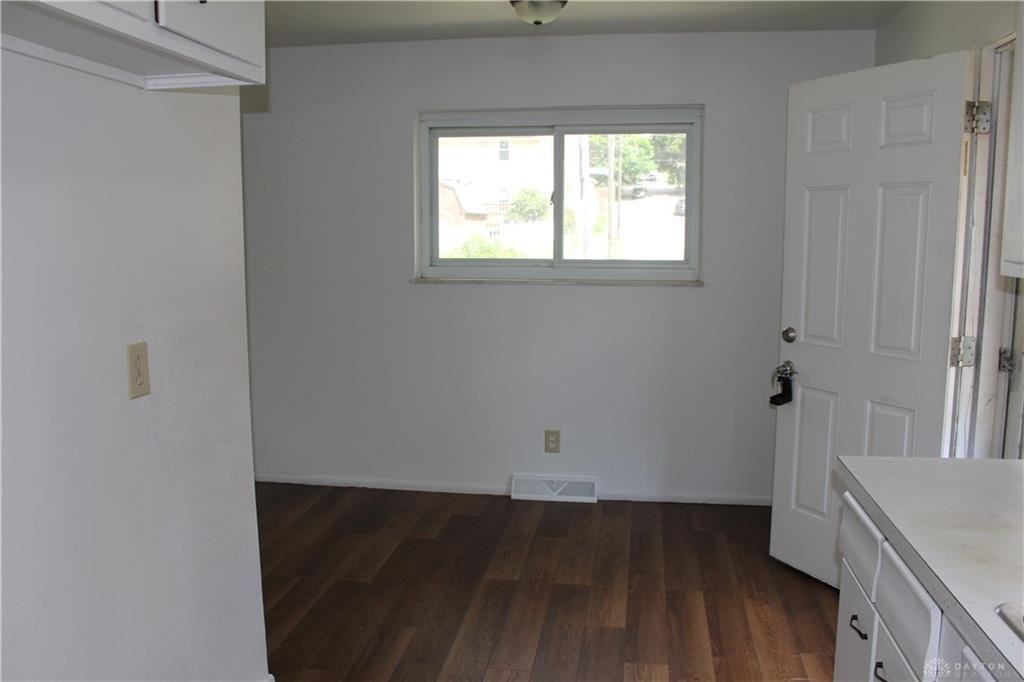 1125 Tiptop Avenue - Photo 7 of 16