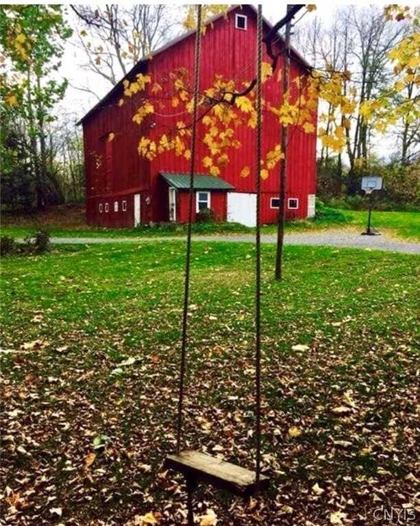 5677 Valley Dr - Photo 2 of 15