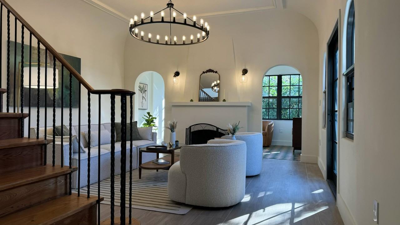 301 Plymouth Rd - Photo 2 of 22