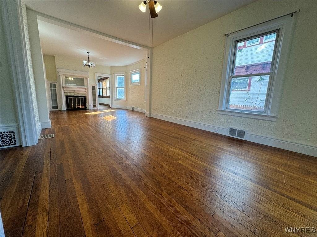 401 Parkside Avenue - Photo 2 of 17