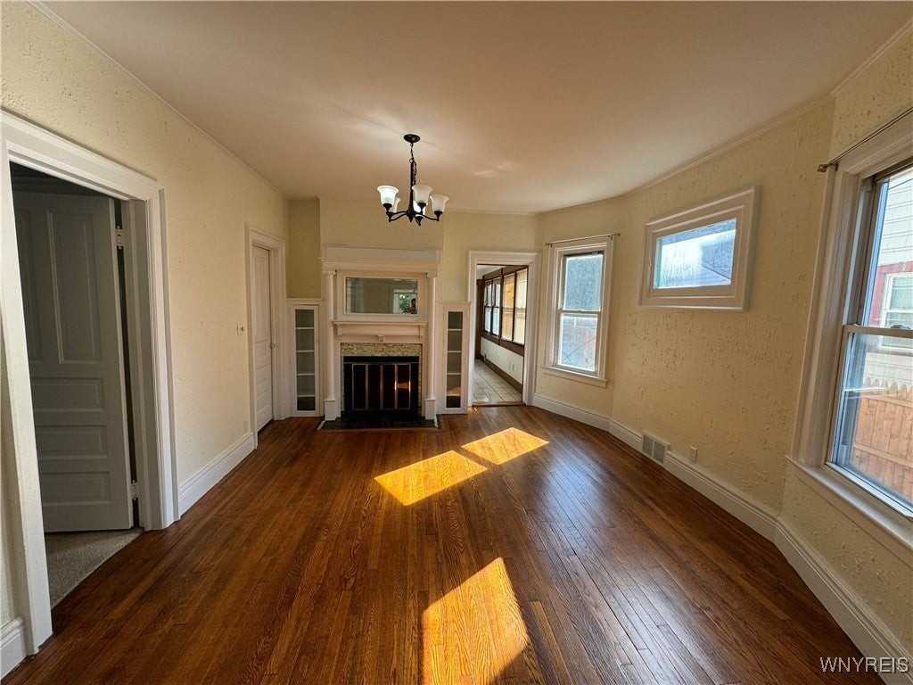 401 Parkside Avenue - Photo 5 of 17