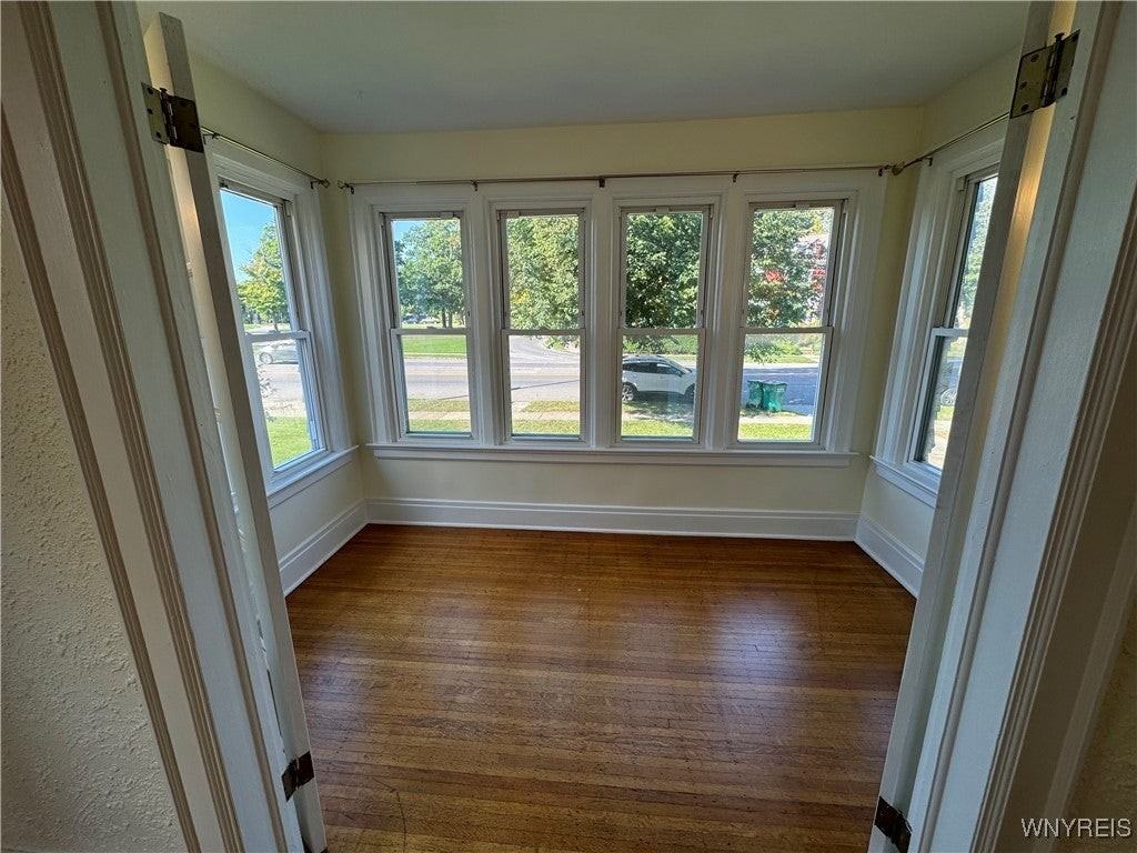 401 Parkside Avenue - Photo 7 of 17