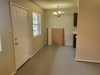 405 S Fulton St - Photo 2 of 7