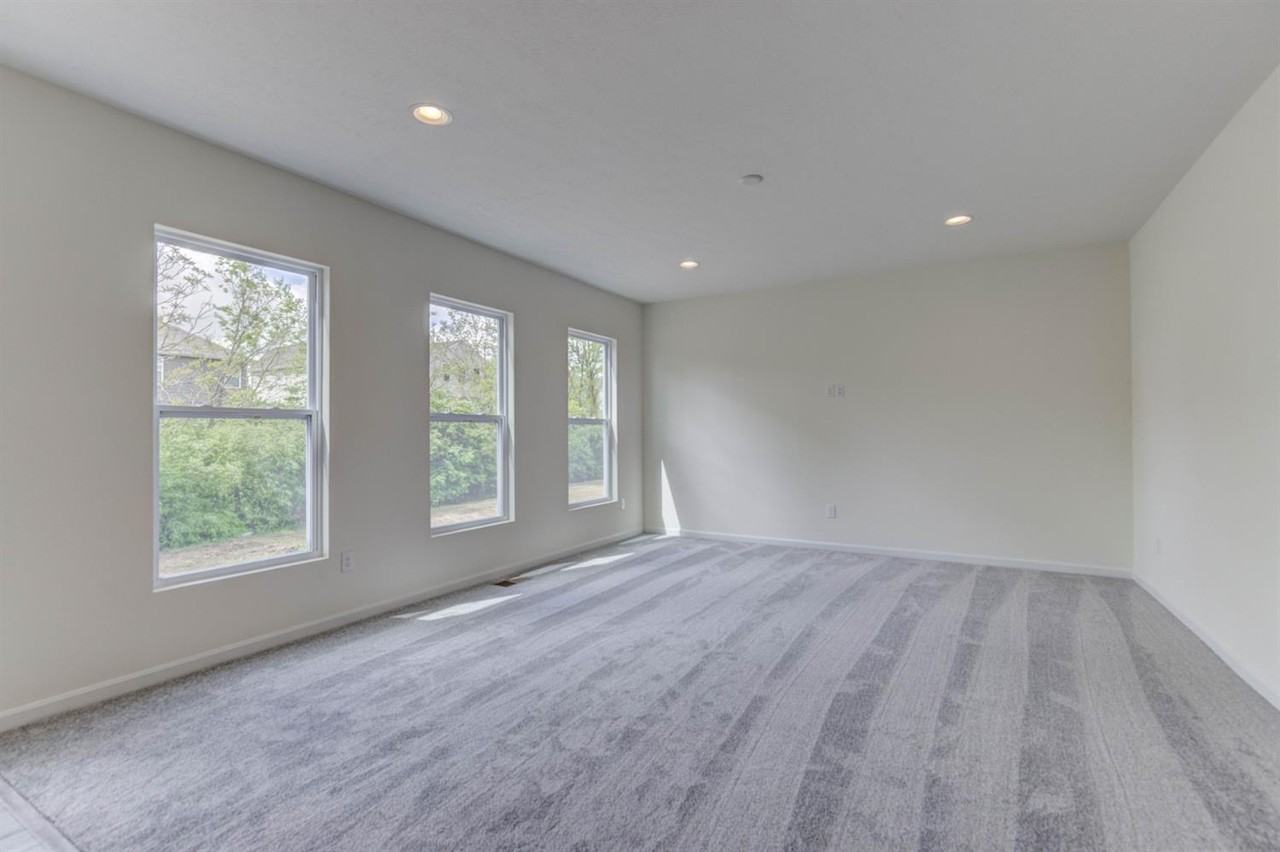 6751 Lady Abigail Dr - Photo 3 of 34