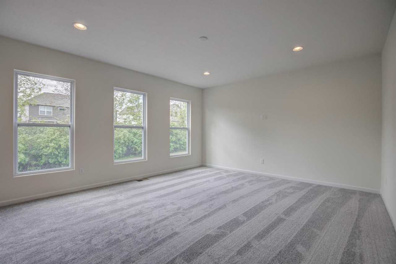 6751 Lady Abigail Dr - Photo 4 of 34