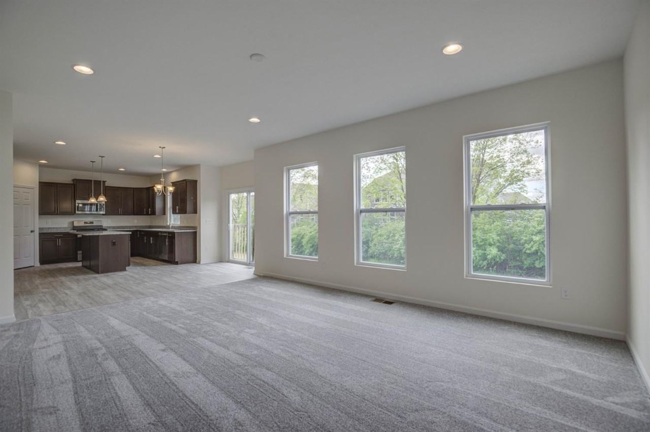 6751 Lady Abigail Dr - Photo 5 of 34