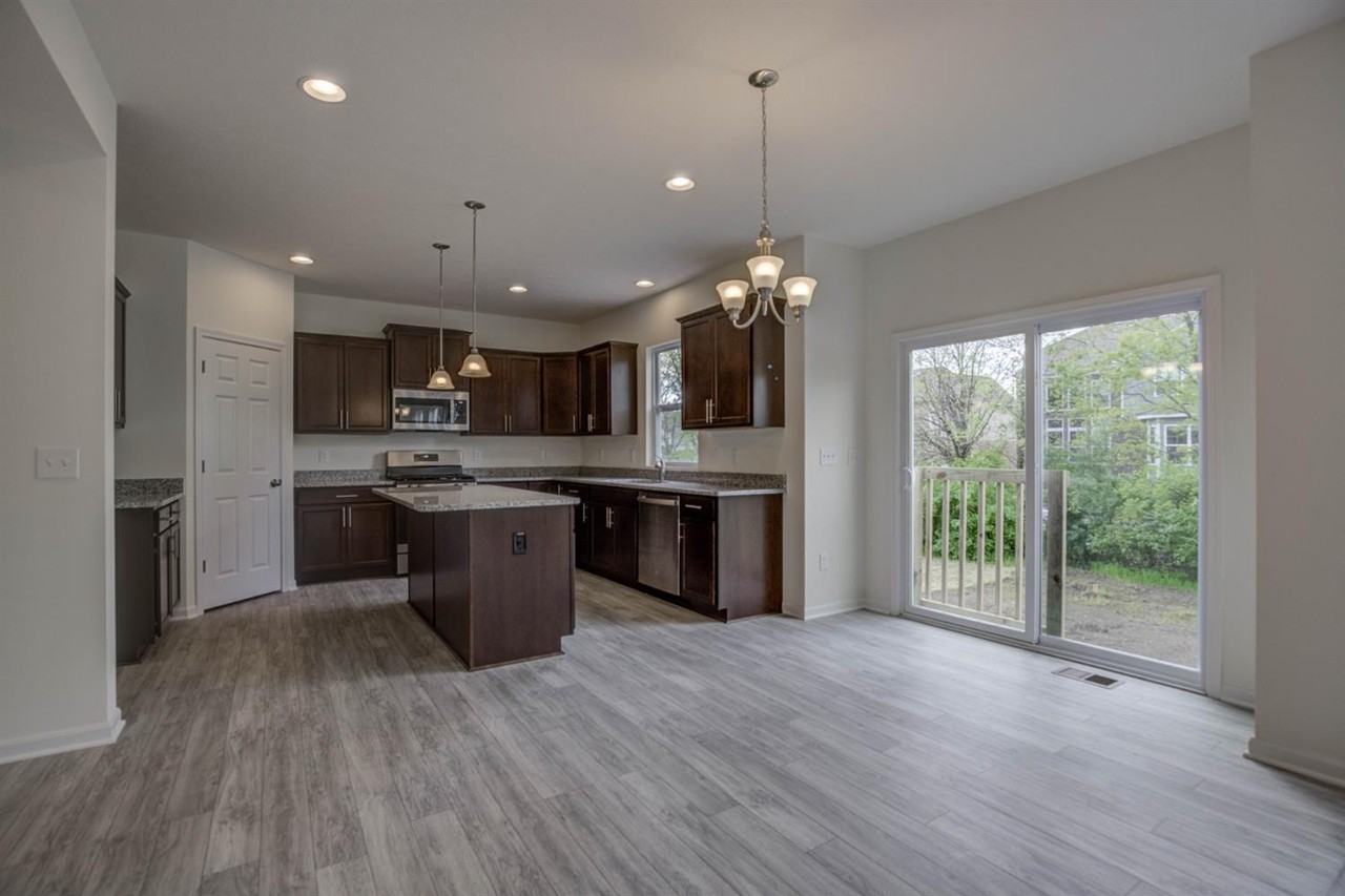 6751 Lady Abigail Dr - Photo 6 of 34