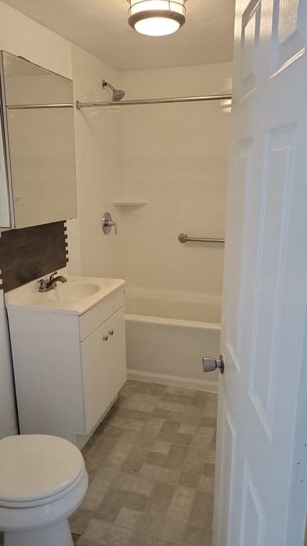 25 Woodville St #2 - Photo 4 of 5